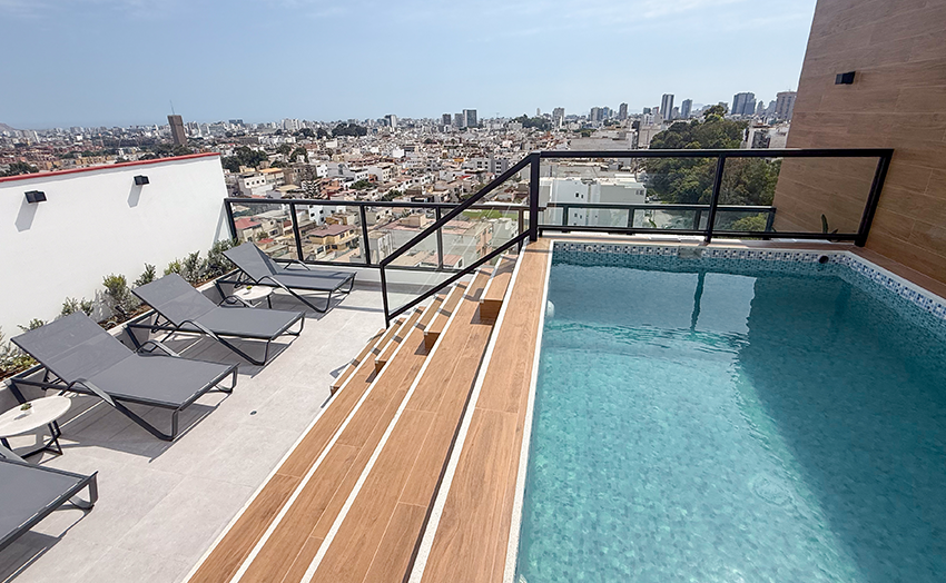 Terraza con piscina